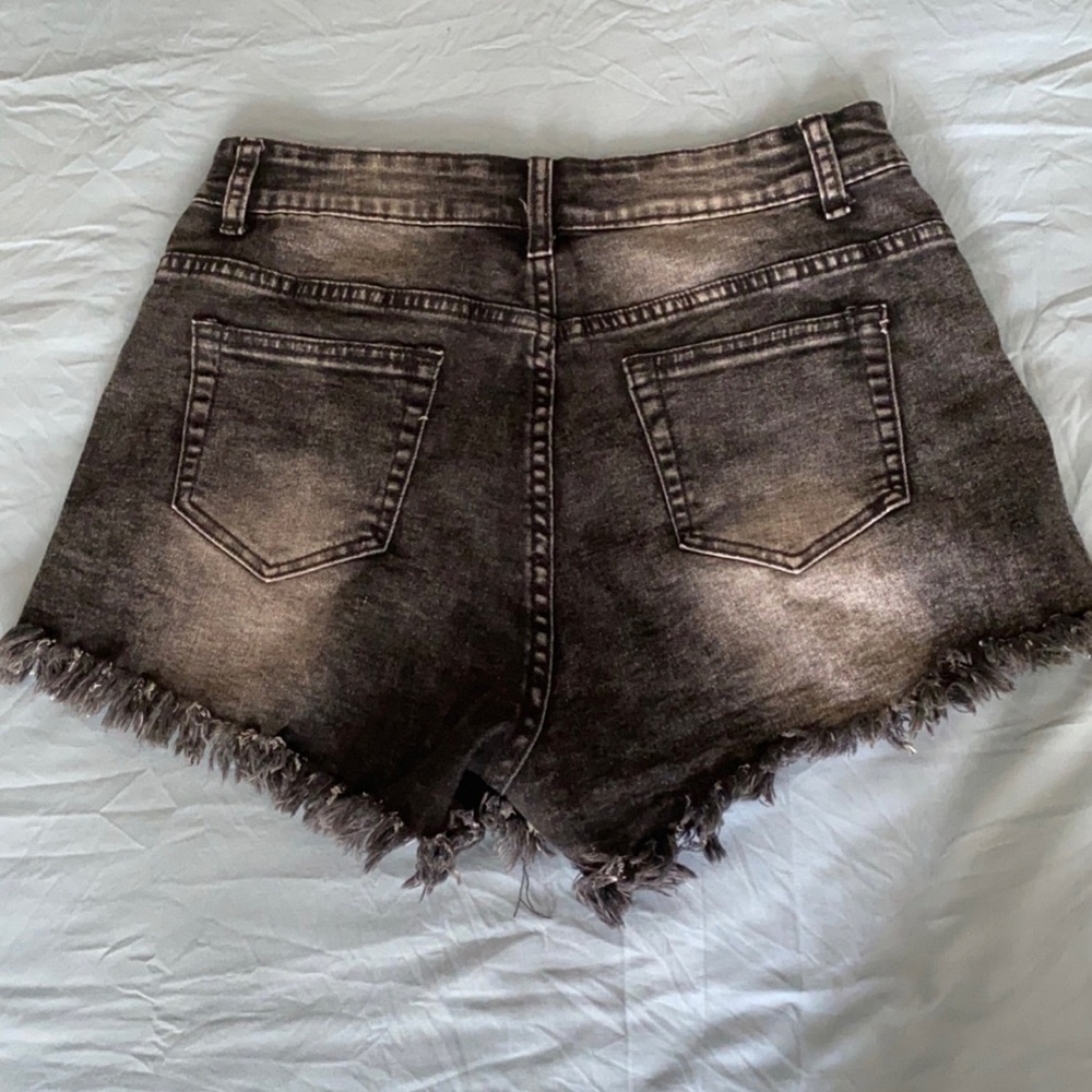 Black jean shorts - Picture 2 of 2